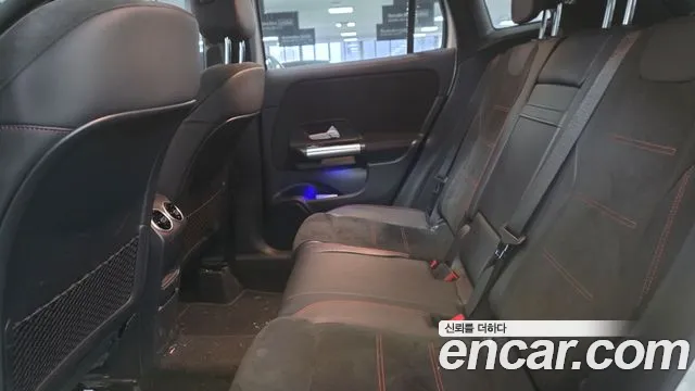 Mercedes-Benz GLA-Class 2023 — фото 10