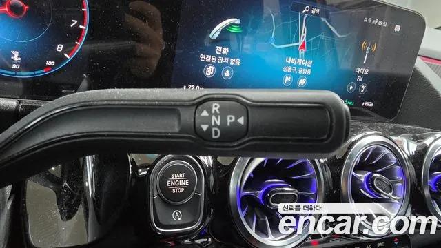Mercedes-Benz GLA-Class 2023 — фото 18
