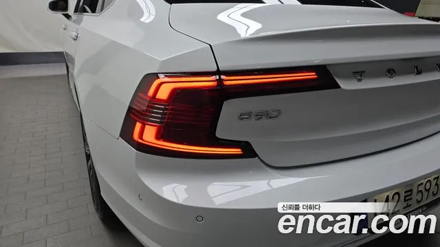 Volvo S90 2022 — фото 9