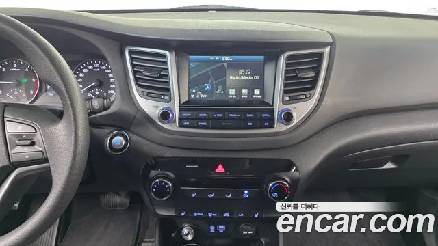 Hyundai Tucson 2016 — фото 20