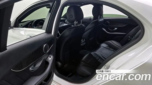 Mercedes-Benz C-Class 2018 — фото 18