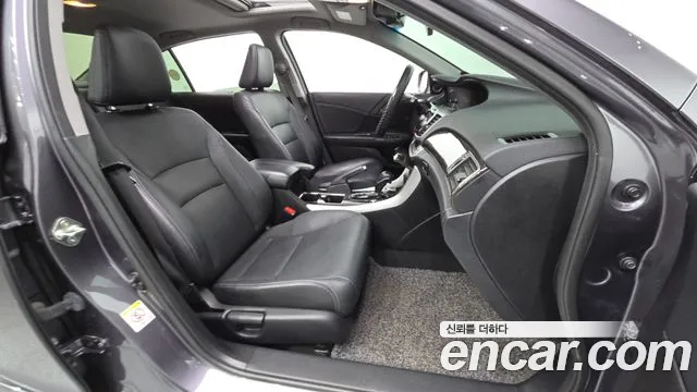 Honda Accord 2014 — фото 11