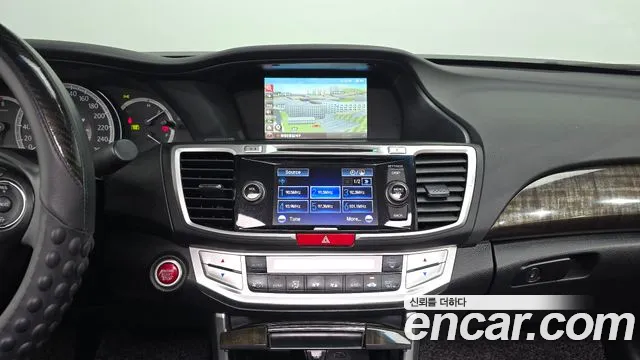 Honda Accord 2014 — фото 14