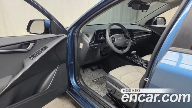 Kia Niro 2022 — фото 13