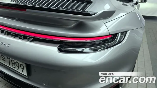 Porsche 911 2022 — фото 9