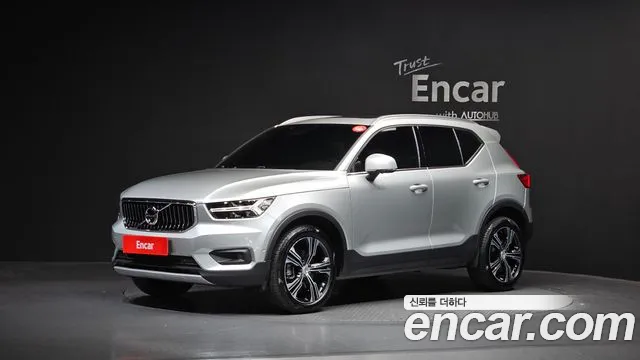 Volvo XC40 2019 — фото 1