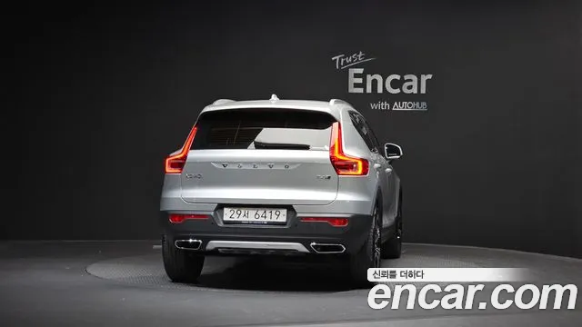 Volvo XC40 2019 — фото 4