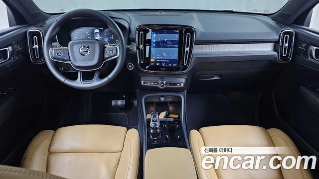 Volvo XC40 2019 — фото 10