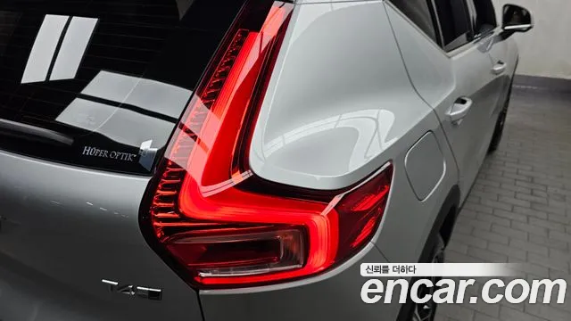 Volvo XC40 2019 — фото 9
