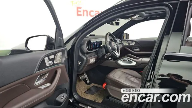 Mercedes-Benz GLS-Class 2023 — фото 13