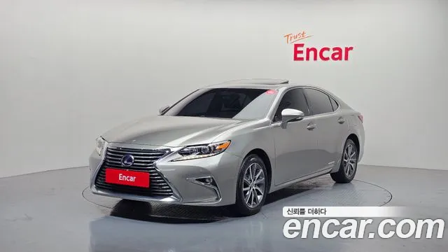 Lexus ES 2018 — фото 1