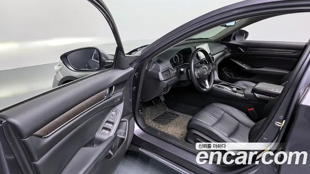 Honda Accord 2018 — фото 13