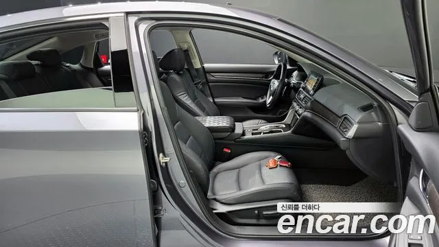 Honda Accord 2018 — фото 17
