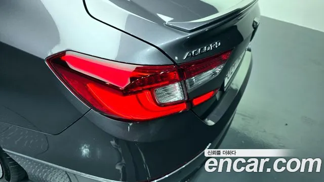 Honda Accord 2018 — фото 9