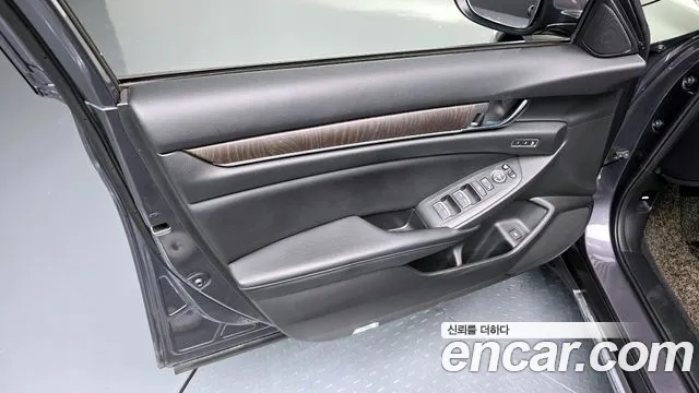 Honda Accord 2018 — фото 14