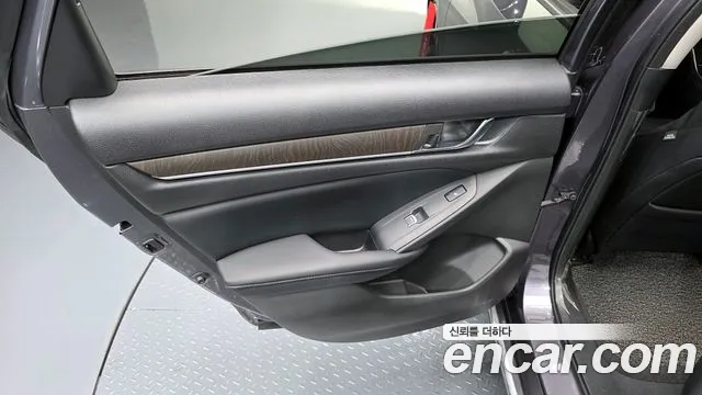 Honda Accord 2018 — фото 15