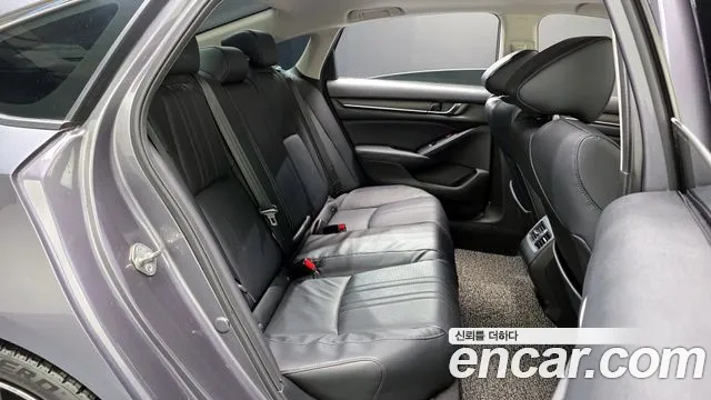 Honda Accord 2018 — фото 16