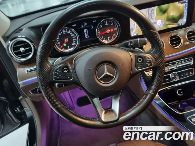 Mercedes-Benz E-Class 2018 — фото 11