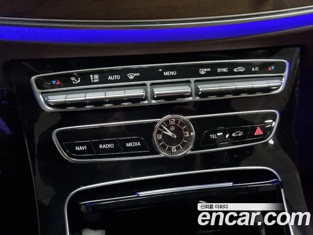 Mercedes-Benz E-Class 2018 — фото 17