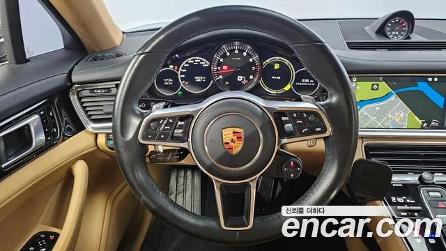 Porsche Panamera 2018 — фото 13