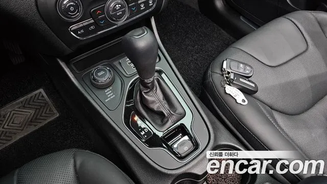 Jeep Cherokee 2021 — фото 12