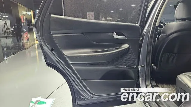 Hyundai Santafe 2022 — фото 15