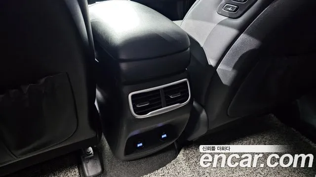 Hyundai Santafe 2022 — фото 16