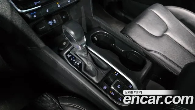 Hyundai Santafe 2019 — фото 12
