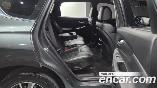 Hyundai Santafe 2019 — фото 18