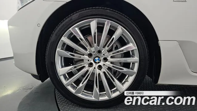 BMW Gran Turismo 2018 — фото 5