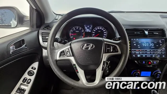 Hyundai Accent 2011 — фото 12