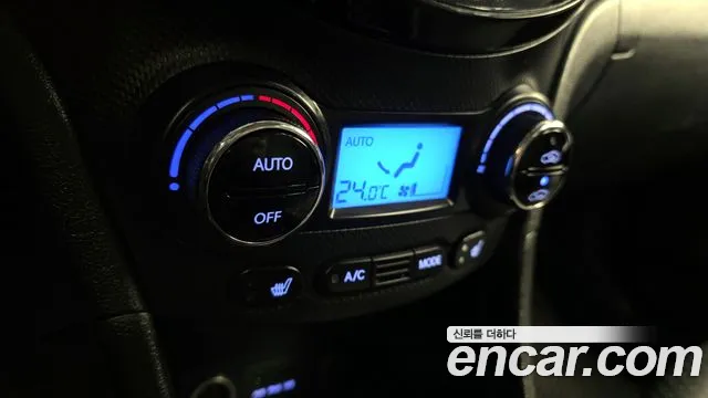 Hyundai Accent 2011 — фото 18