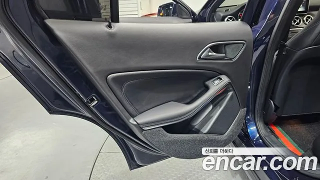 Mercedes-Benz GLA-Class 2018 — фото 15