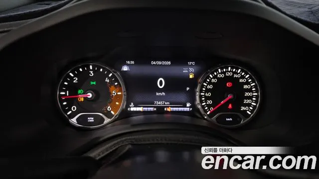 Jeep Renegade 2018 — фото 11