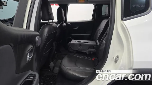 Jeep Renegade 2018 — фото 17