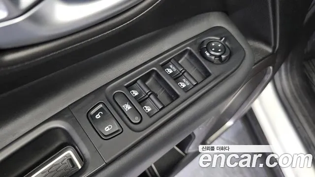 Jeep Renegade 2018 — фото 19