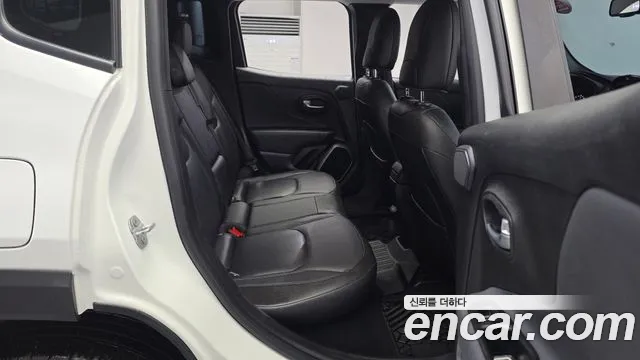 Jeep Renegade 2018 — фото 16