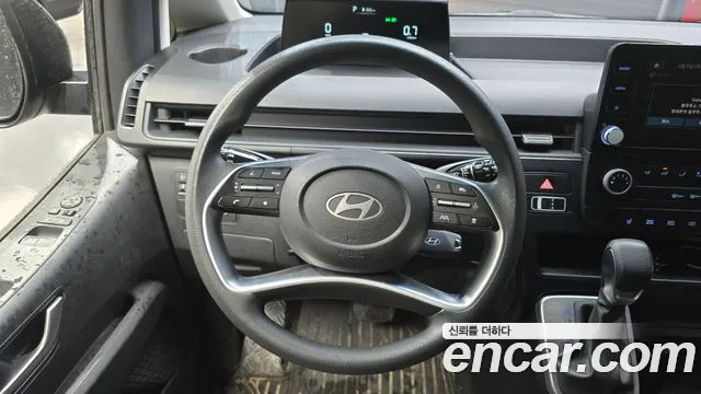 Hyundai Staria 2025 — фото 18