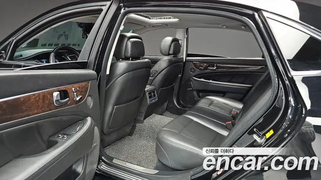 Hyundai Equus 2013 — фото 11