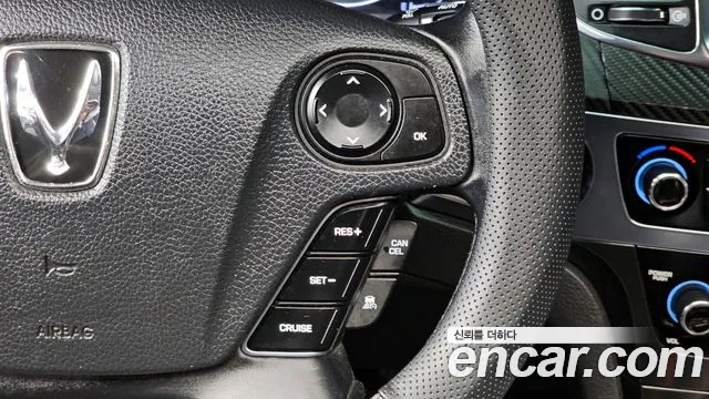Hyundai Equus 2013 — фото 15