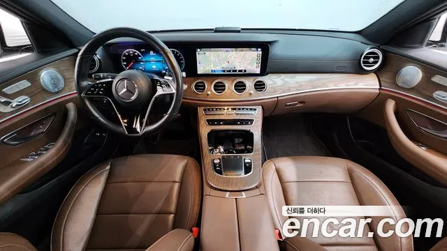Mercedes-Benz E-Class 2021 — фото 10