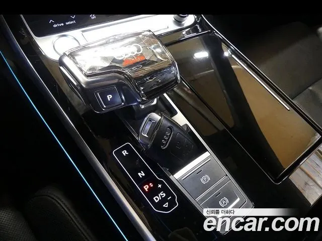 Audi A8 2020 — фото 9