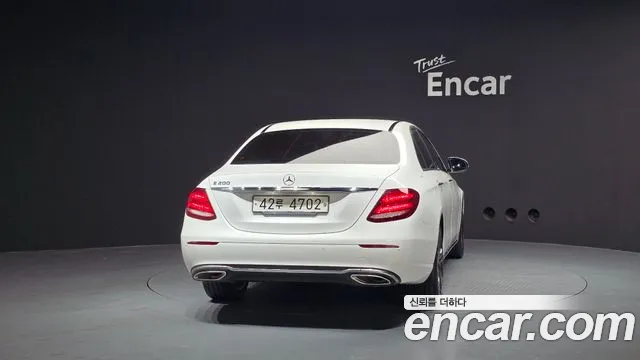 Mercedes-Benz E-Class 2018 — фото 4