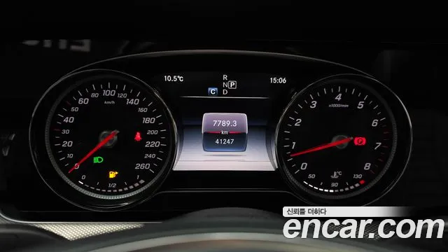 Mercedes-Benz E-Class 2018 — фото 11