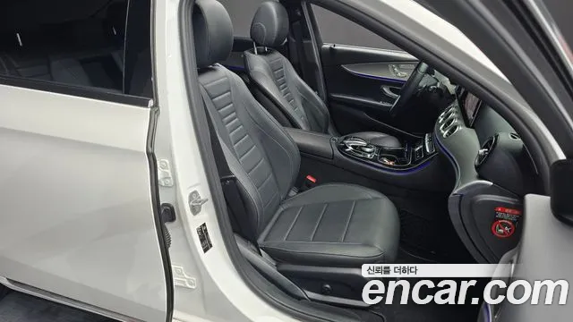 Mercedes-Benz E-Class 2018 — фото 18