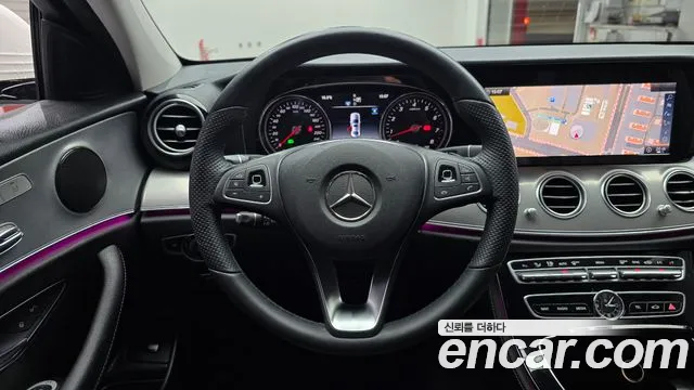 Mercedes-Benz E-Class 2018 — фото 19