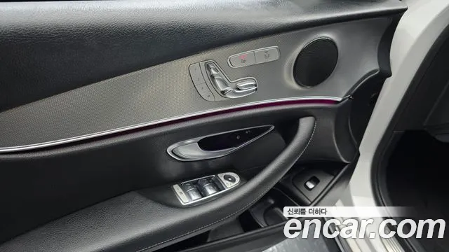 Mercedes-Benz E-Class 2018 — фото 20