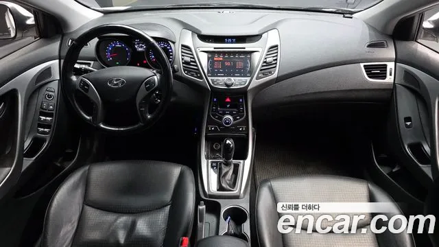 Hyundai AVANTE 2014 — фото 10