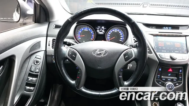 Hyundai AVANTE 2014 — фото 19