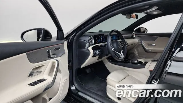 Mercedes-Benz A-Class 2021 — фото 13